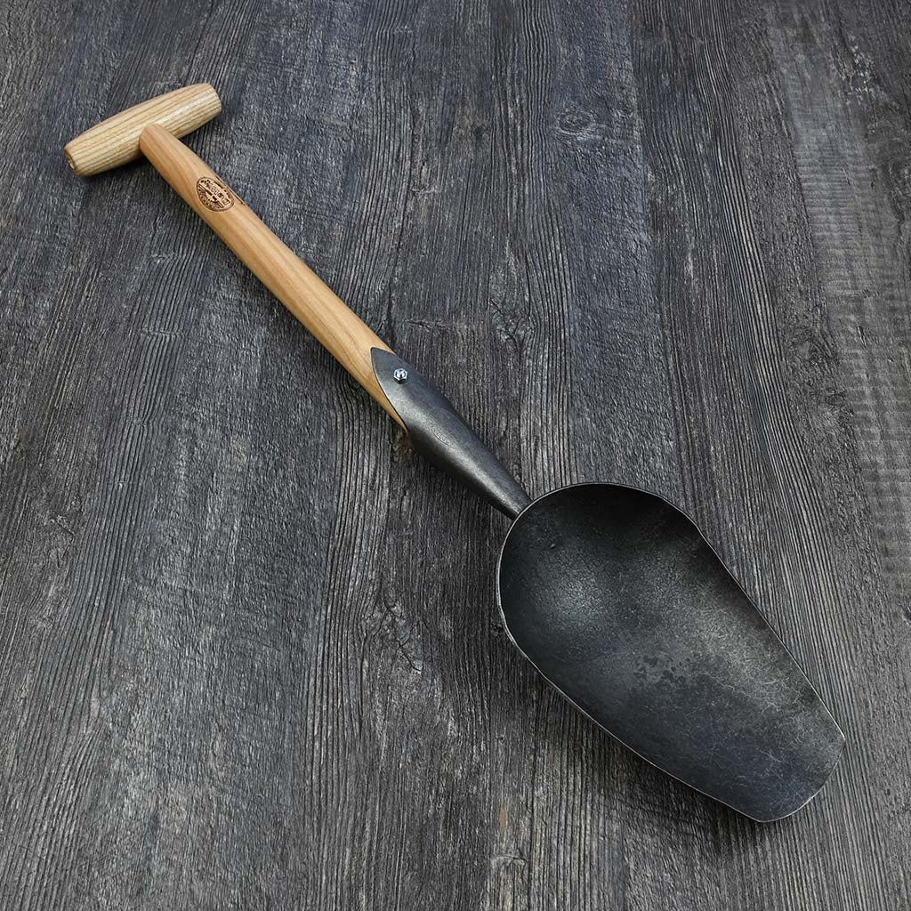 DeWit Forged Scoop  - T Handle - front view