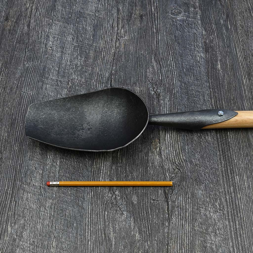 DeWit Forged Scoop  - T Handle - size comparison