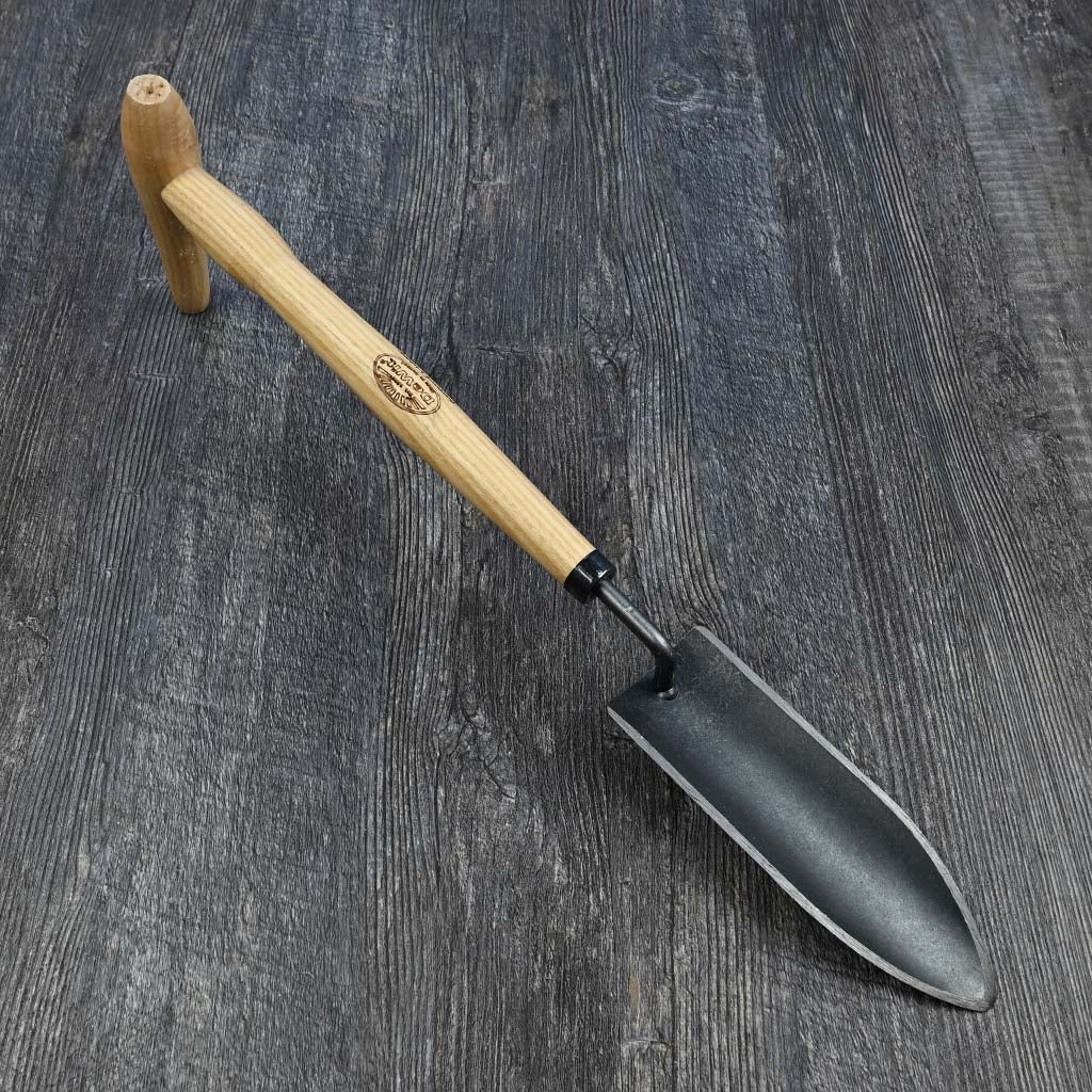 DeWit Transplanting Trowel - P Grip Handle - front view