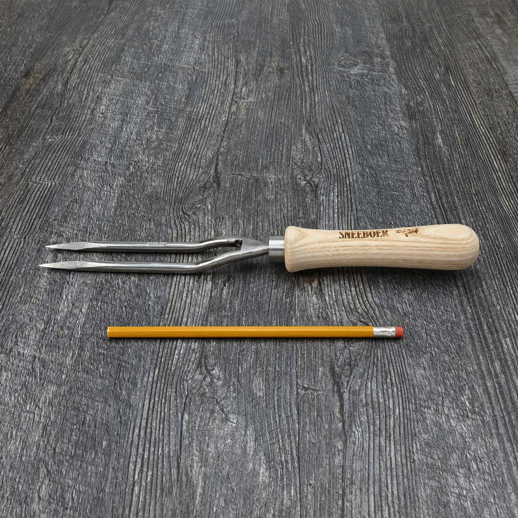 Sneeboer Hand Weeding Fork 2-Tine size comparison