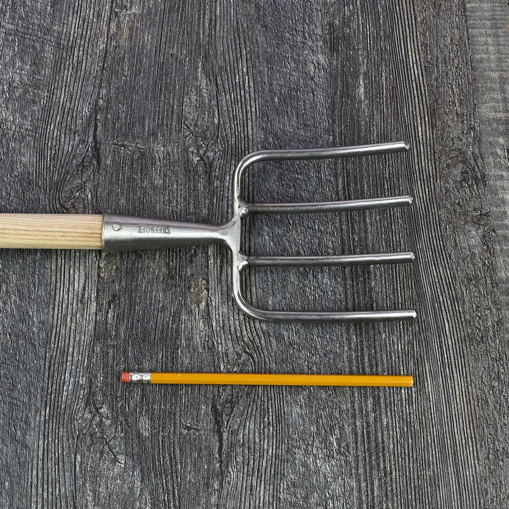 Sneeboer Children’s Garden Fork - size comparison