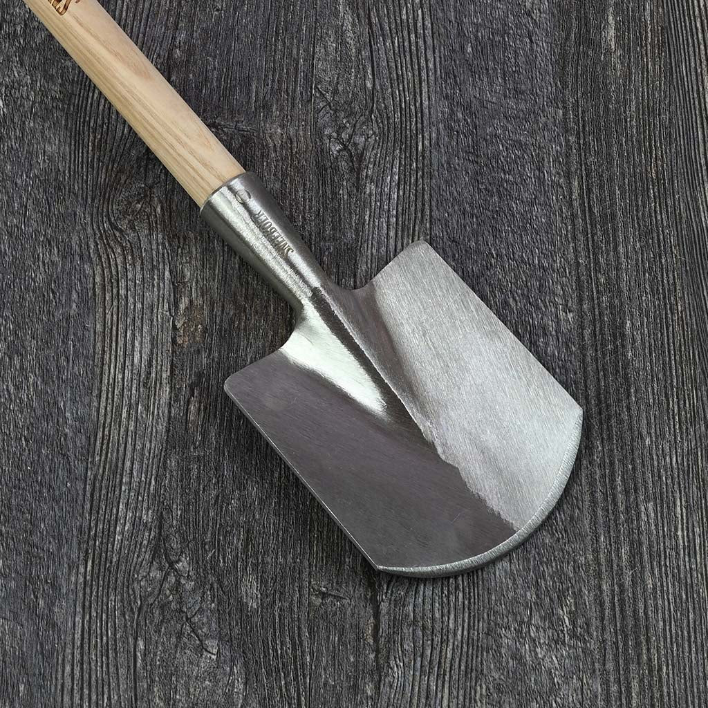 Sneeboer Children’s Garden Spade - blade front view