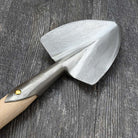 Sneeboer Great Dixter Planting Spade blade detail