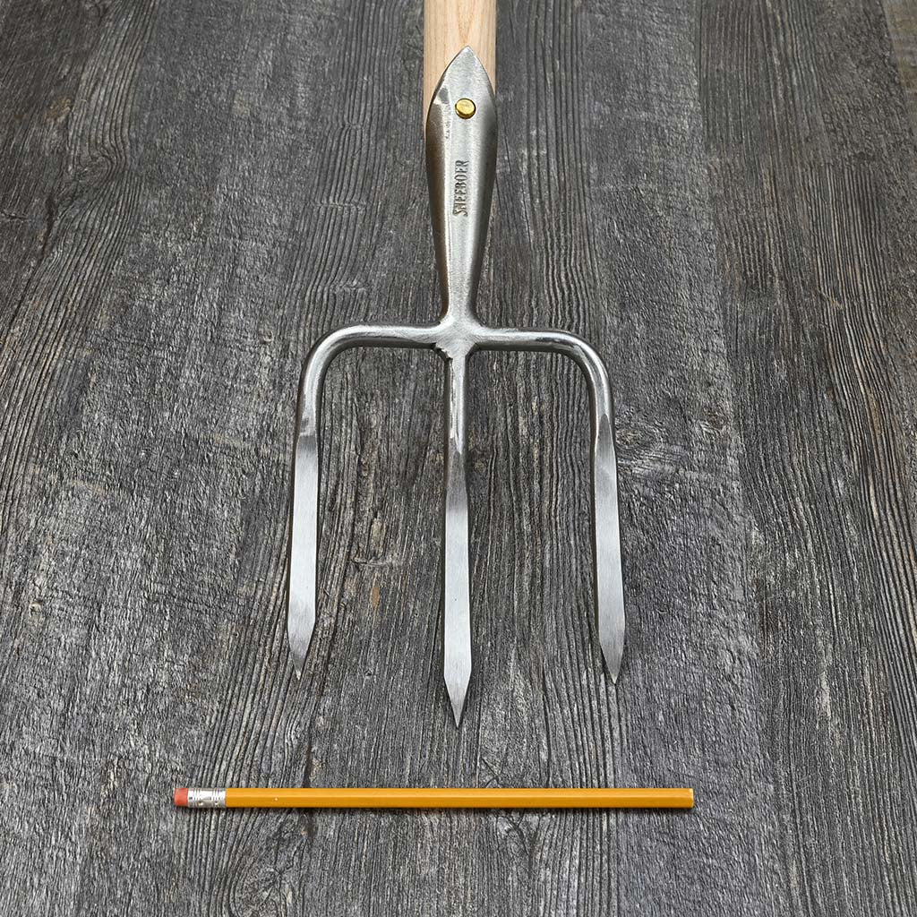 Sneeboer Great Dixter Tickling Fork - size comparison