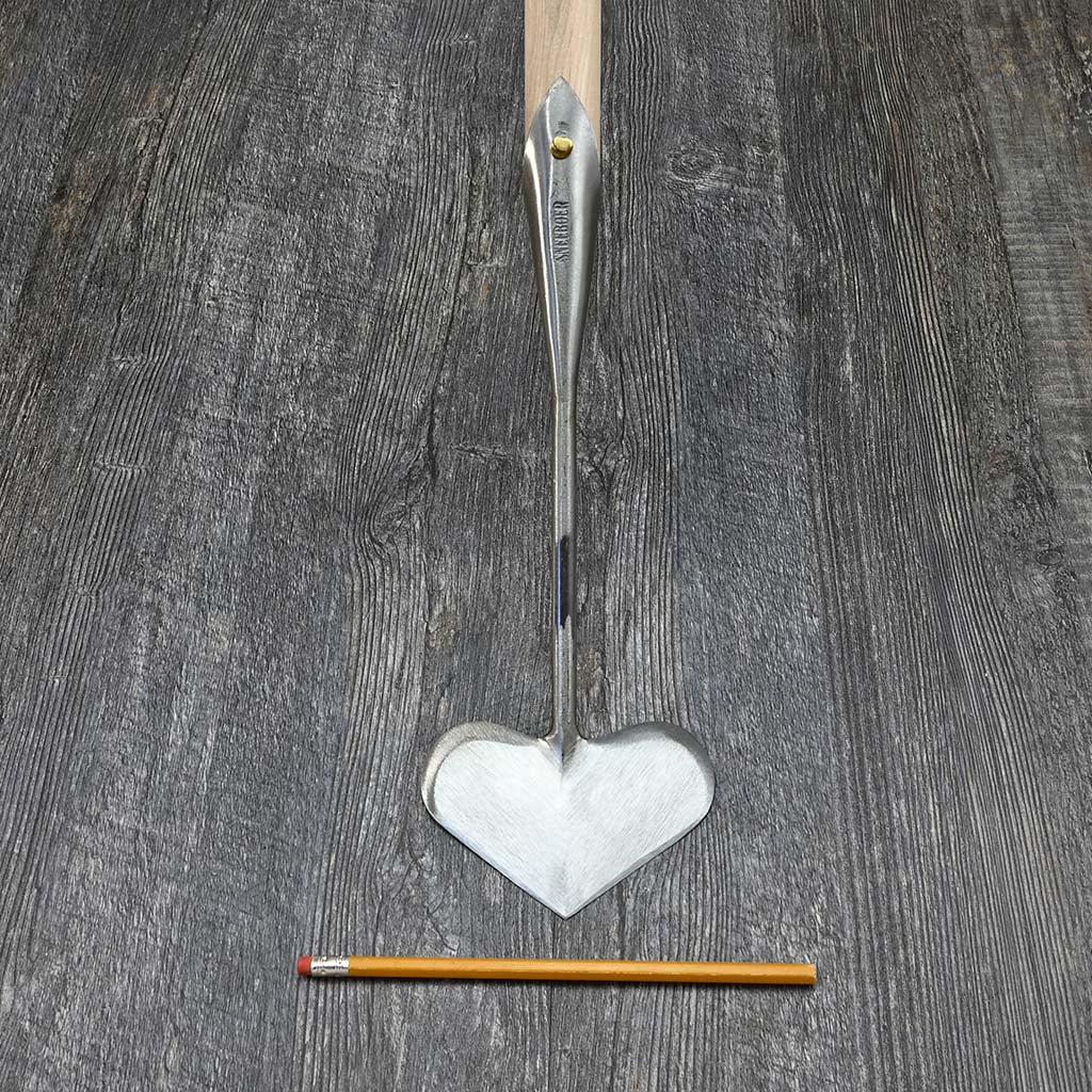 Sneeboer Long Heart Shaped Garden Hoe - size comparison