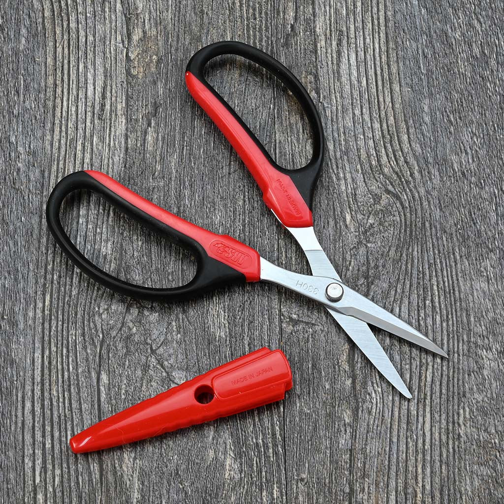Floral Scissors 330 by ARS open wit blade cover