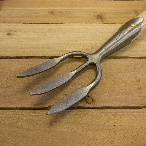 https://www.gardentoolcompany.com/cdn/shop/products/Long-Weeding-Fork-3-tine-by-Sneeboer-z-4.jpg?v=1521140012