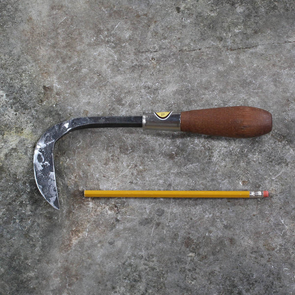 Crack and Crevice Weeder by Red Pig Garden Tools