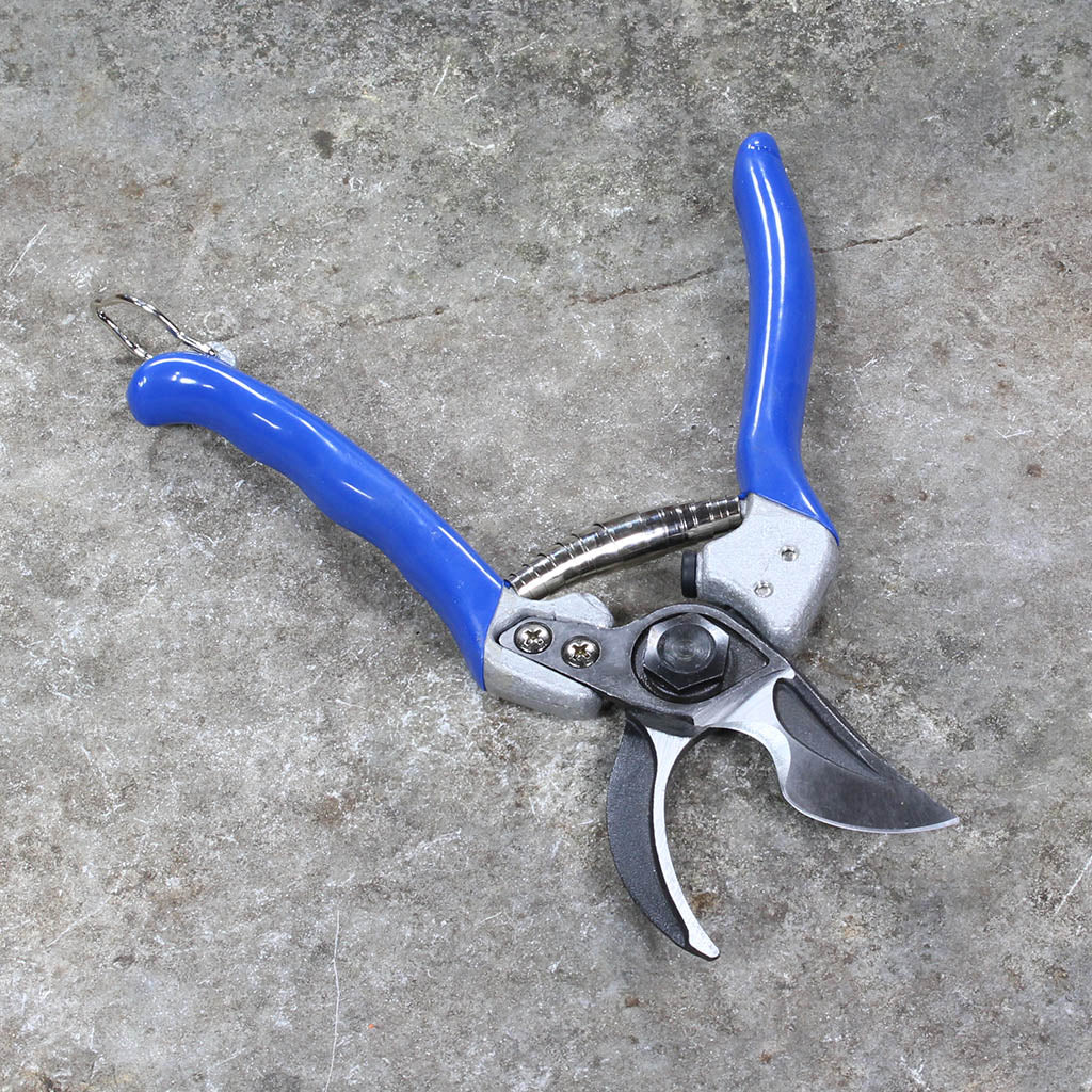 https://www.gardentoolcompany.com/cdn/shop/products/multi-purpose-pruning-shears-a10-vesco-2.jpg?v=1634045296